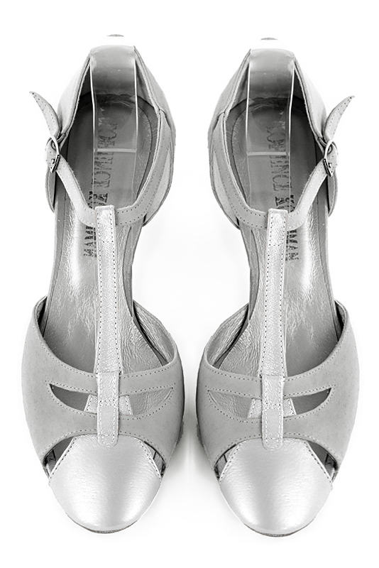 Light silver and pearl grey women's T-strap open side shoes. Round toe. Medium comma heels. Top view - Florence KOOIJMAN